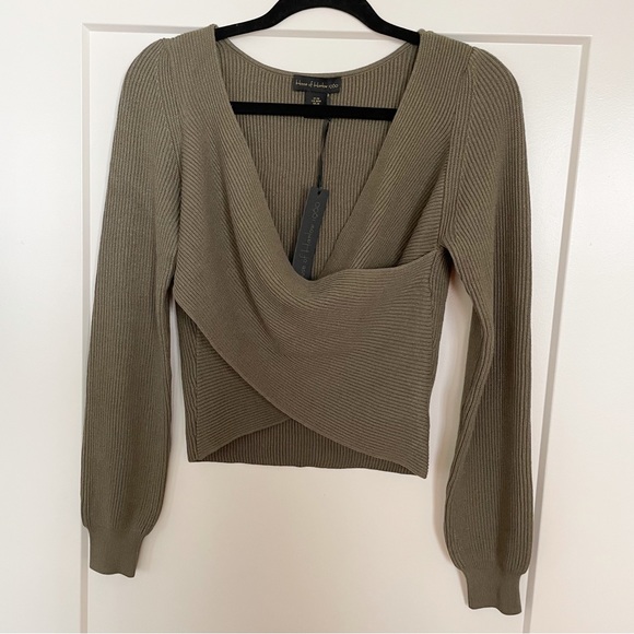 NWT House of Harlow 1960 Front Cross Sweater in Deep Green (Size M)